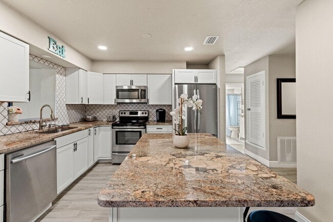 Building Photo - 10907 N 29th St Rental