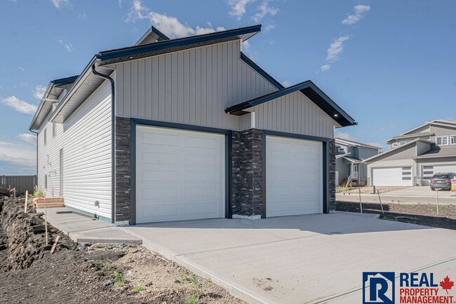 Building Photo - 9059 80 Ave Unit A