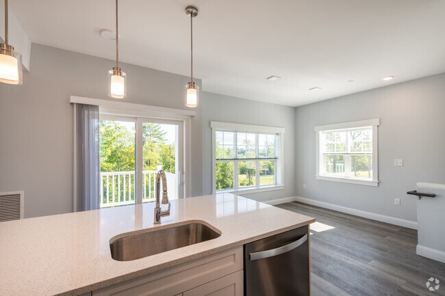 2BR, 2BA - 1,800SF