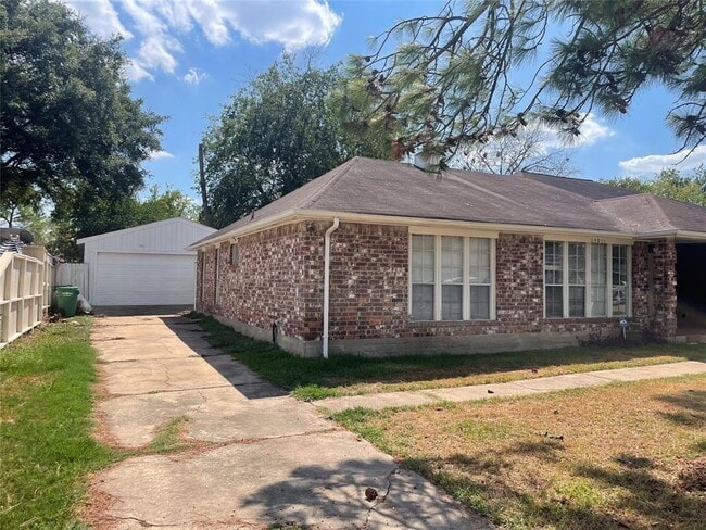 Photo - 13911 Cravenridge Dr House