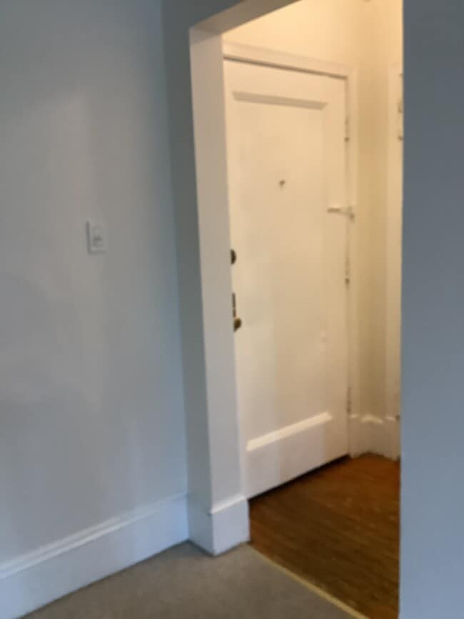 Building Photo - 943 M St NW Unit Studio #3