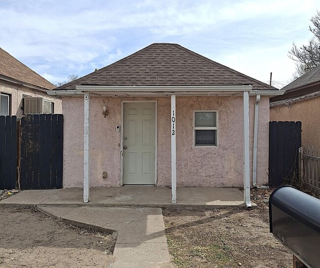 Building Photo - ALL PROSPECTIVE TENANTS MUST SUBMIT A $58 NON-REFUNDABLE APPLICATION FEE PER APPLICANT ONLINE AND...