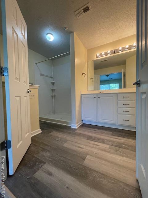 Photo - 3108 Craig End