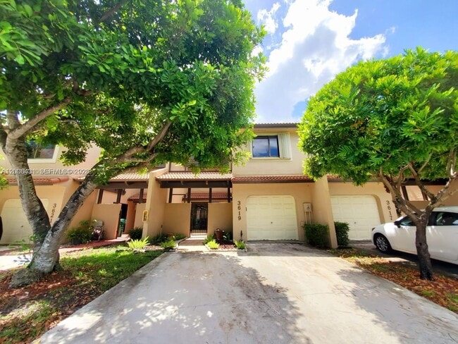 Building Photo - 3619 Torremolinos Ave