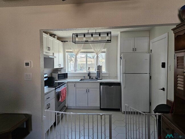 Photo - 2808 Ross St