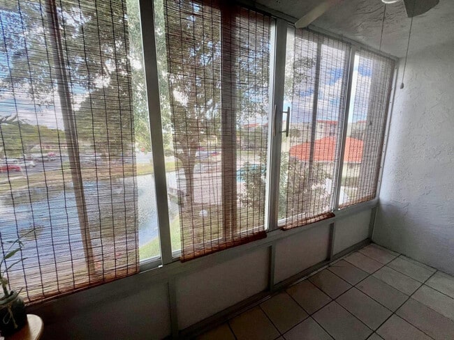 Photo - 1810 N Lauderdale Ave Unit 2312