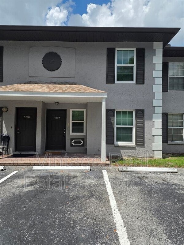 Building Photo - 5202 Sunridge Palms Dr