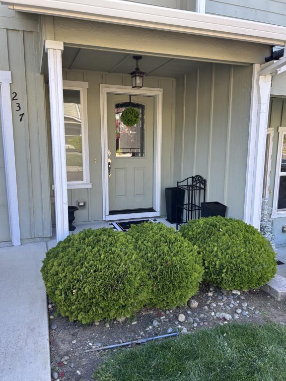 Photo - 237 Dunthorpe Dr