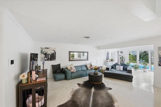 Photo - 206 SE Wentworth Dr