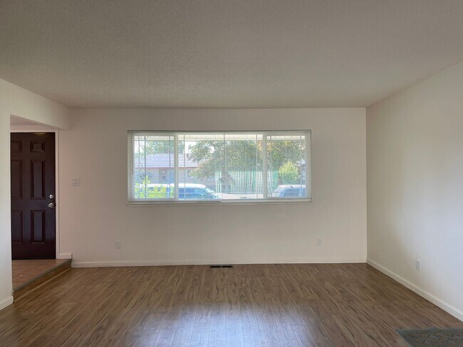 Photo - Newly renovated 3/2 Home in Quiet Neighbor...