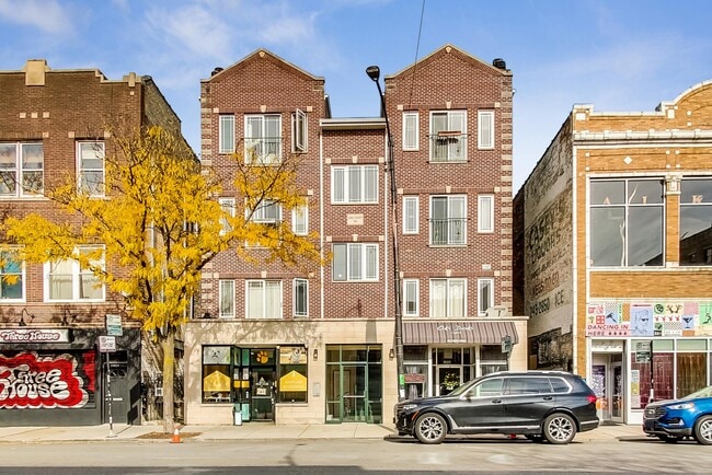 Building Photo - 1446 W Chicago Ave Unit 3E