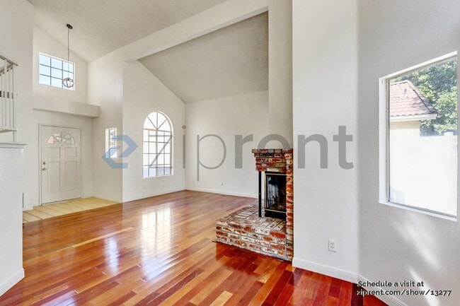 Photo - 116 Plymouth Way