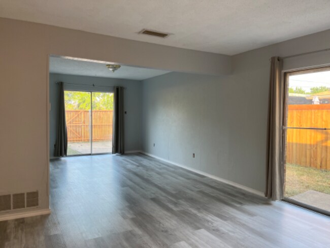 Photo - 716 Royal Crest Dr Unidad 716