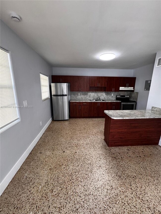 Building Photo - 175 NW 17th Pl Unit .