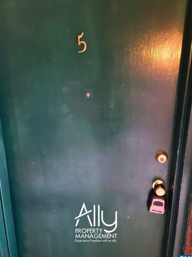 Photo - 840 Runnel Ct