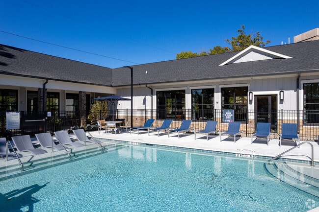 Pool - Conclave Glenwood