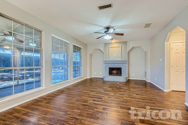 Photo - 4649 Devonshire Dr