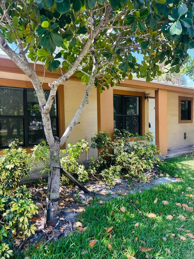 844 NW 3rd Ave Unit B