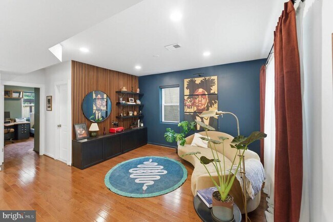 Photo - 517 Lebaum St SE