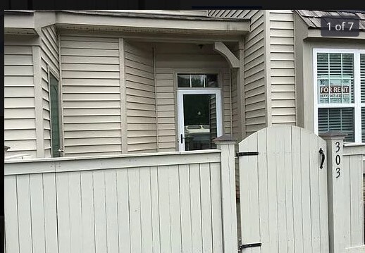 Building Photo - 303 Blue Heron Trail