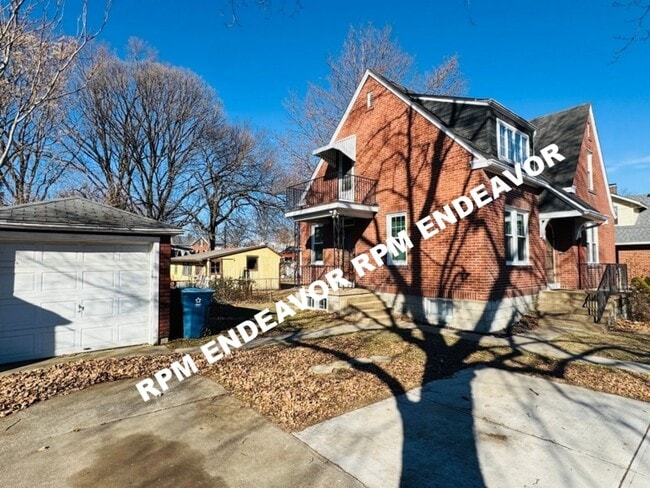 Photo - Downtown St. Charles 4BR Home | Walk to Main Street | Garage + Yard