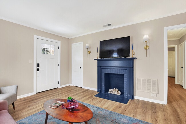 Photo - 1912 Hawthorne St