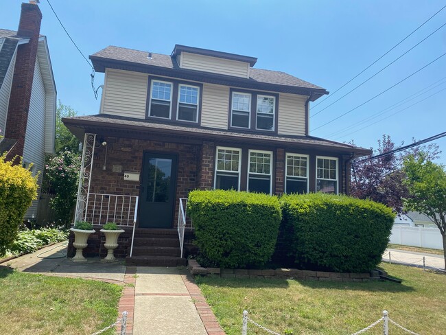 Front - 40 Harvard Ave Townhome
