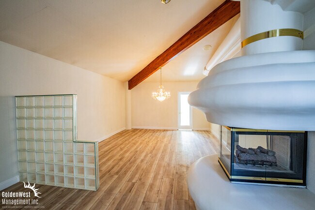 Photo - Stunning & Spacious 4Bdm 3.5Ba Home Located in the Heart of Las Vegas.