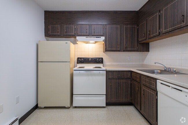 STUDIO, 1 BA, - 602 SF
