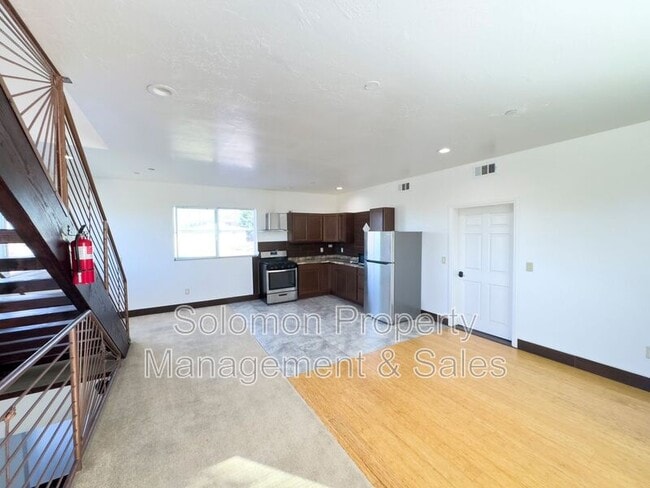 Photo - 2030 Broadway St