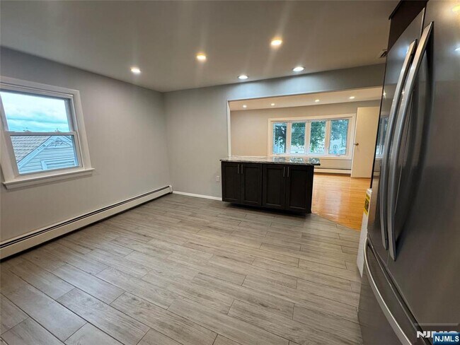 Photo - 151 Lee St