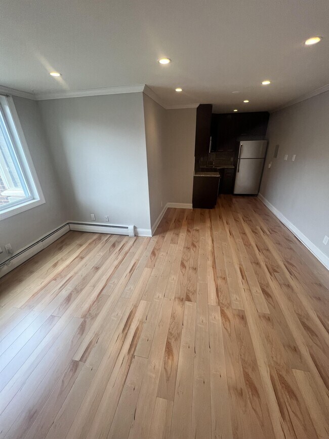 Photo - 3000 7th St NE