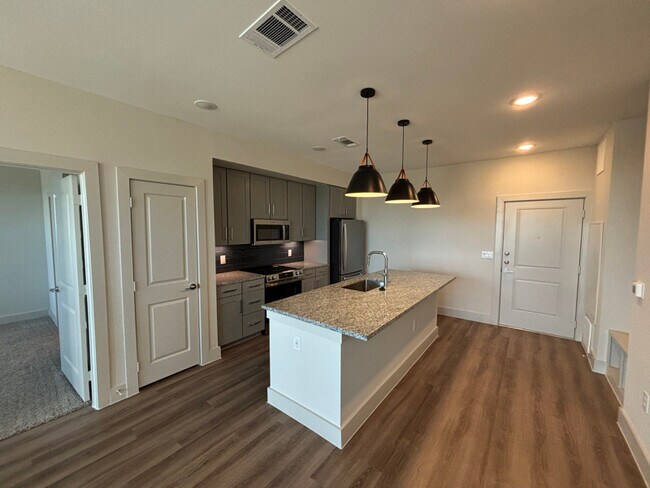 Photo - 216 Flint Rdg Rd Unidad b5