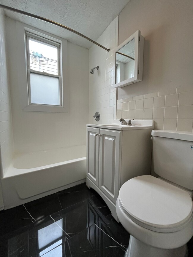 Photo - 244 Duncan Ave Unit 6