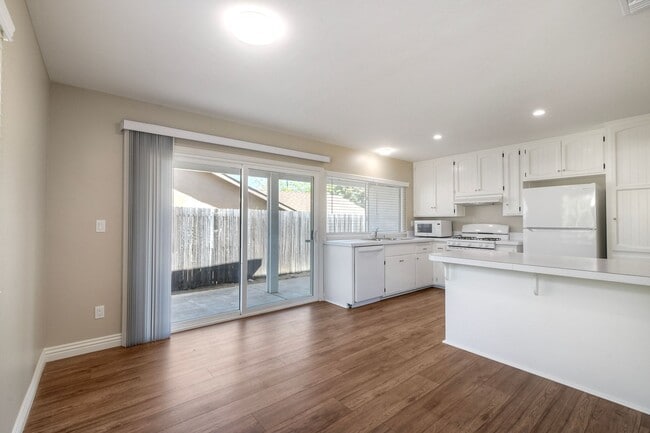 Photo - 344 Rancho Vista Pl