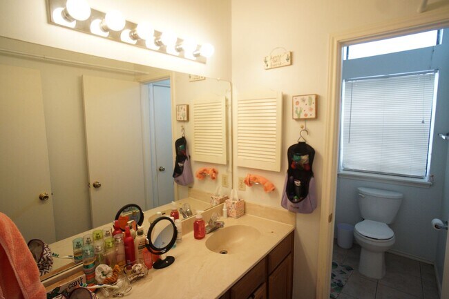 Photo - 2802 Nueces St Unidad 212