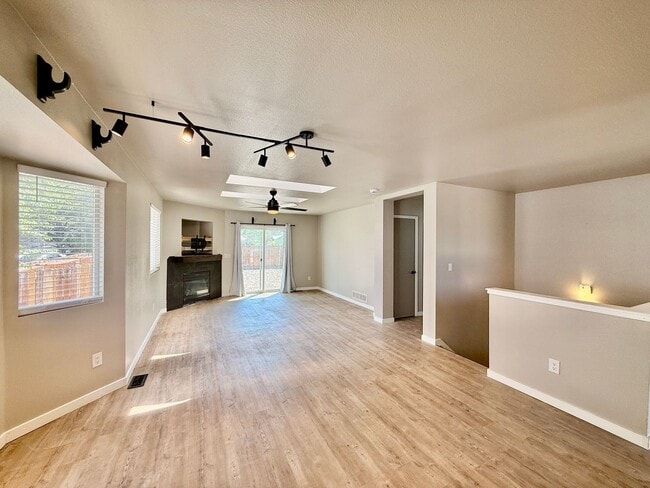 Photo - 4631 Fencer Rd
