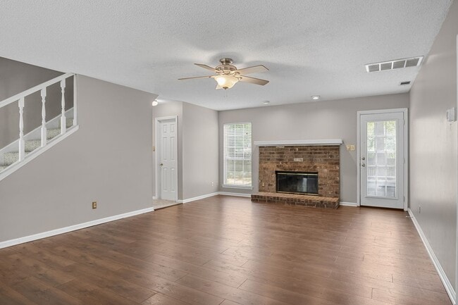 Photo - 300 Davis Rd