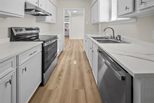 Building Photo - 10574 High Hollows Dr Unit 265