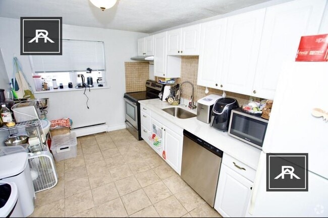 Building Photo - 2 bedroom in Brighton MA 02135 Unit 2 Rental