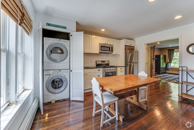 Building Photo - 219 Pavonia Ave Unit 2 Rental