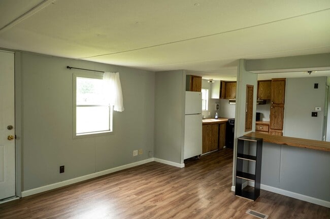 Photo - 716 West St