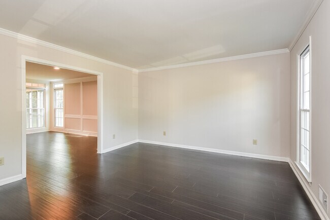 Photo - 1502 Oakmoor Pl