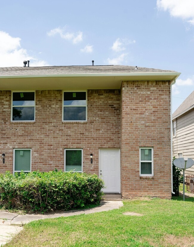 Photo - 12214 Ormandy St