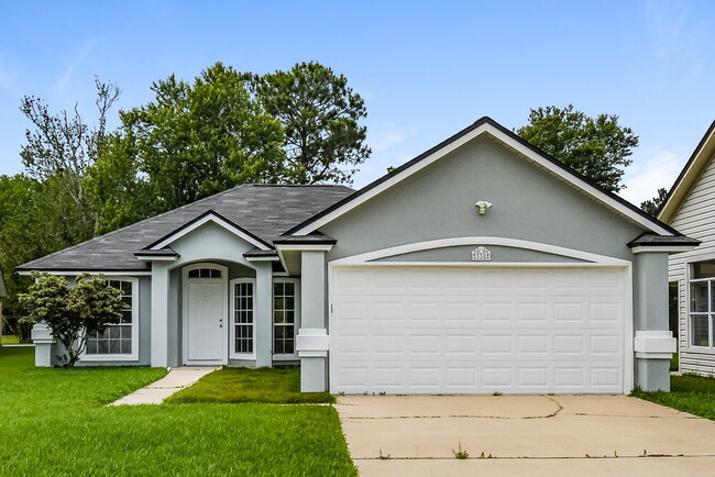 Building Photo - 330 Canoe Cir