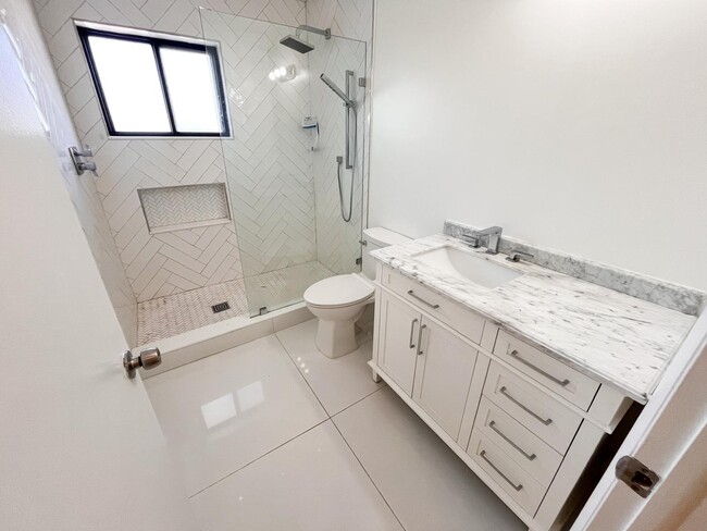 Building Photo - 125 S Palmway Unit 3