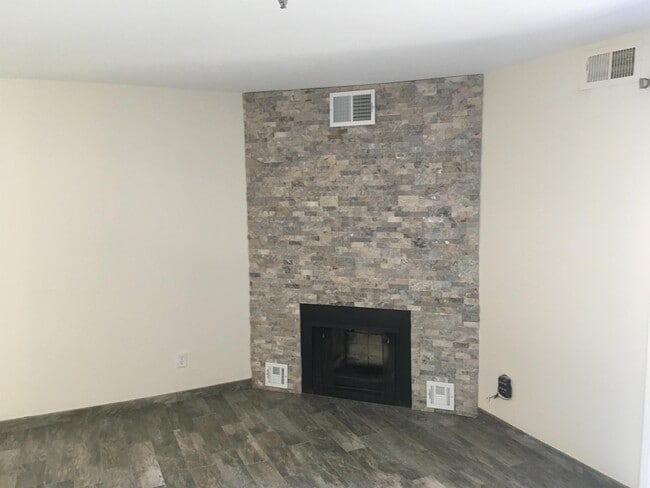 Photo - 2601 W Broadway Blvd