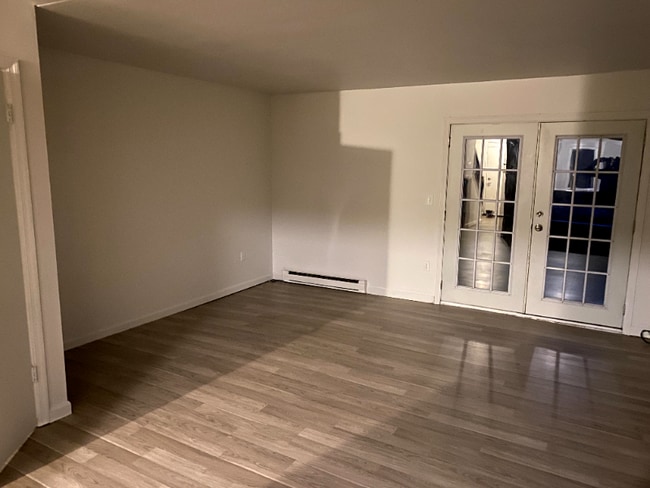 Building Photo - 10 Broad St Unit 1 Rental