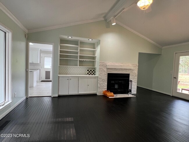 Photo - 440 Central Dr