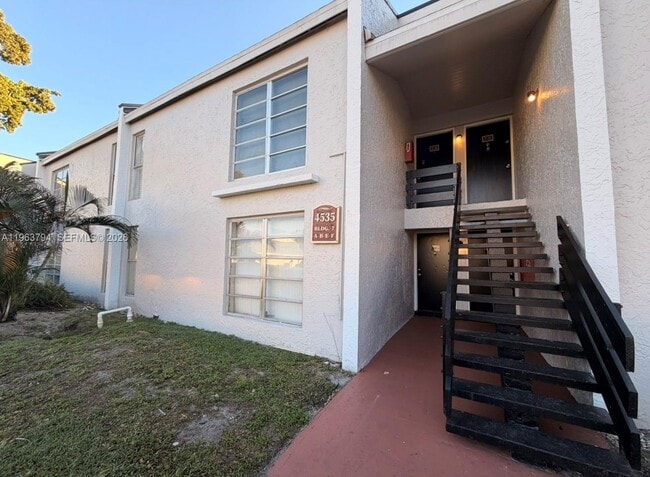 Photo - 4535 Treehouse Ln Unit F